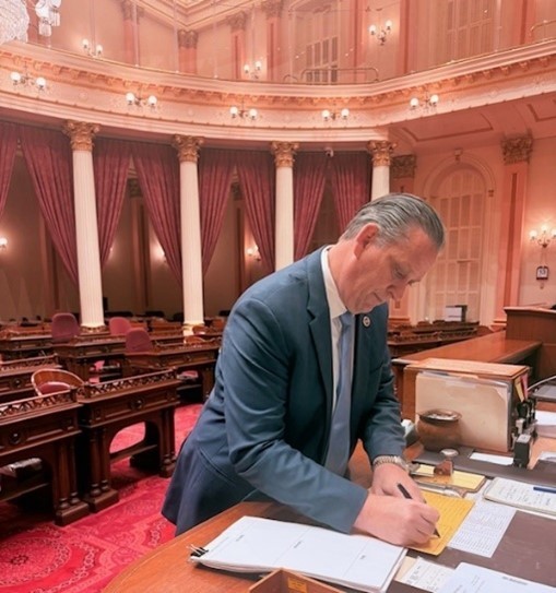 Senator Strickland introduces the  ‘Restoring Accountability Act’ to rein in major state regulators